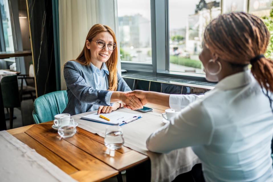 Restaurant Employee Onboarding: A Step-by-Step Compliance Guide for Hospitality Employers