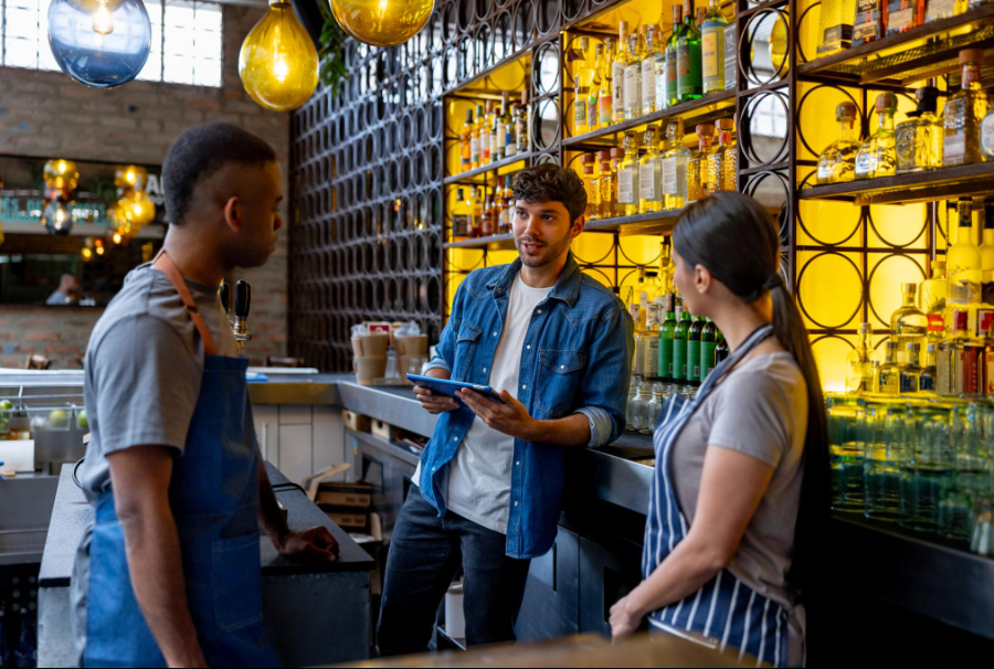 Restaurant Payroll Challenges: The Biggest Issues Restaurant Operators Face